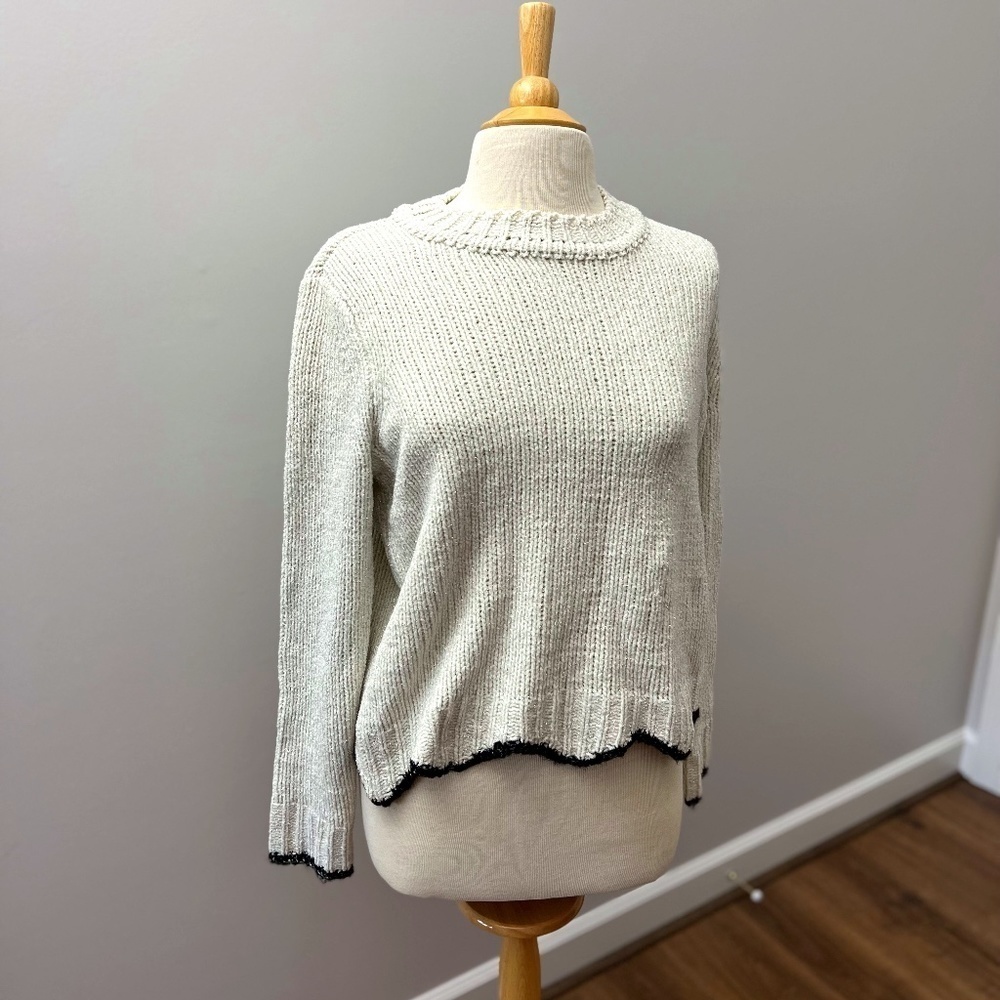 NWT Romeo + Juliet Couture Ivory Sparkle Scallop Hem Sweater Sz M - Picture 2 of 11